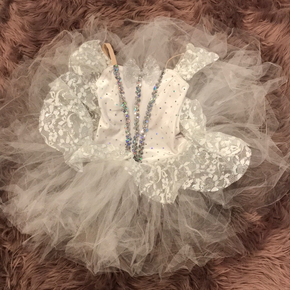 WHITE BALLET COSTUME